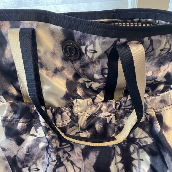 Lululemon gym bag